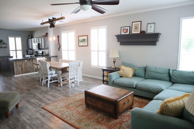 Building Photo - 4 Bed 2.5 Home in San Marcos, TX