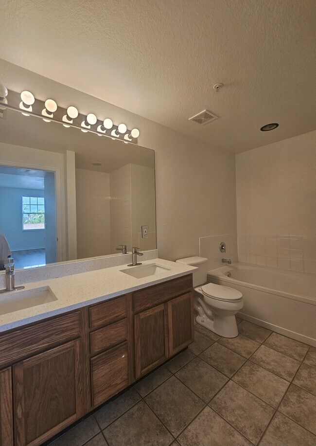 Building Photo - 7965 Preserve Cir
