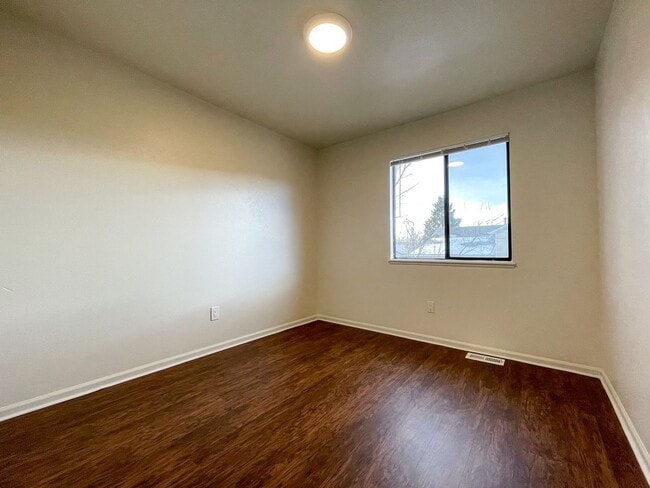 Building Photo - Renovated 3 bedroom 2 bathroom home in quiet Arvada neighborhood!