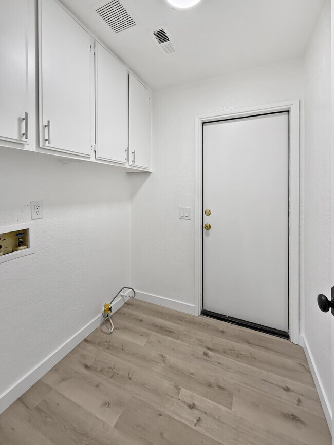 Building Photo - 69736 Cypress Rd