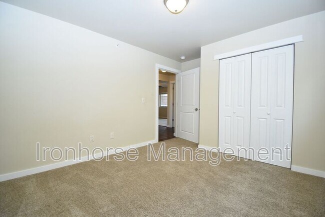 Building Photo - 2226 Baxter Ln