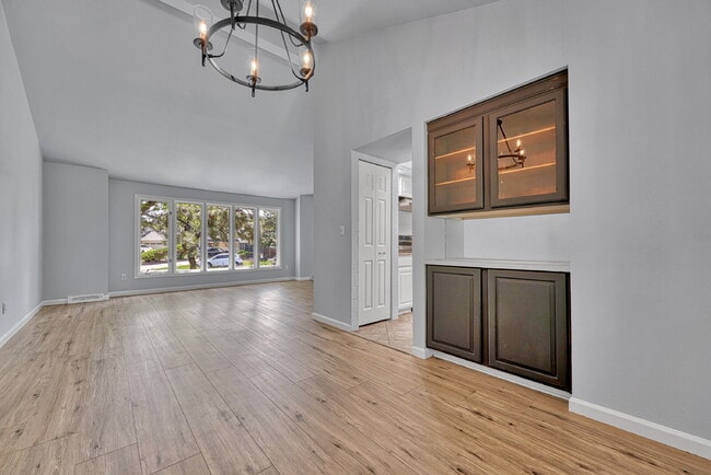 Building Photo - $3,600.00 - 4 Bedroom, 3.5 Bathroom, Singl...