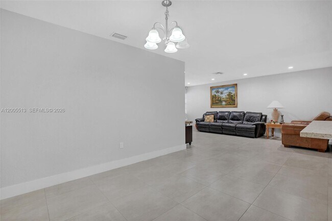 Building Photo - 862 W 79th St