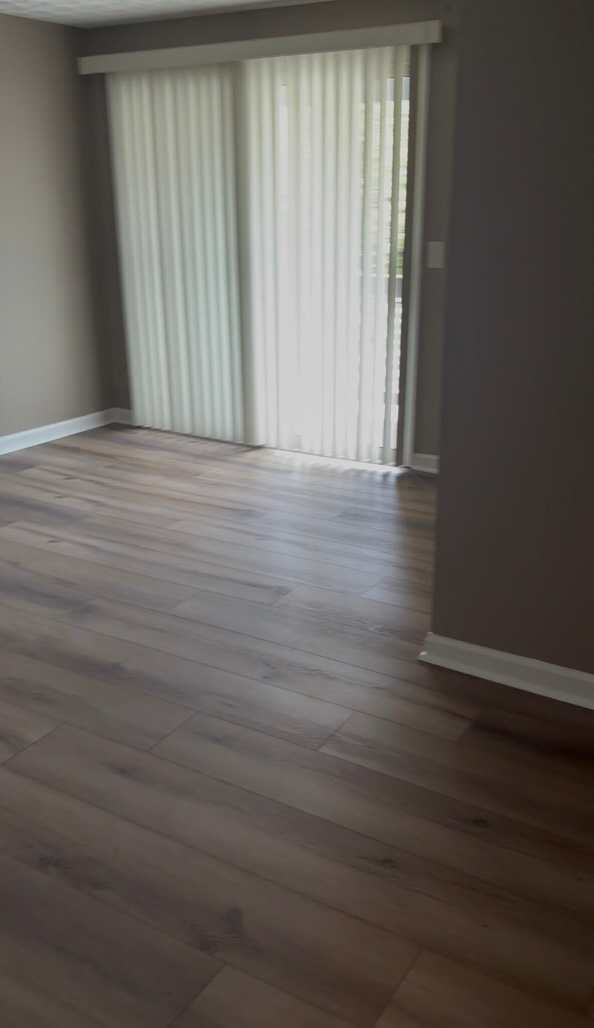 Building Photo - 4293 Parkview Ct