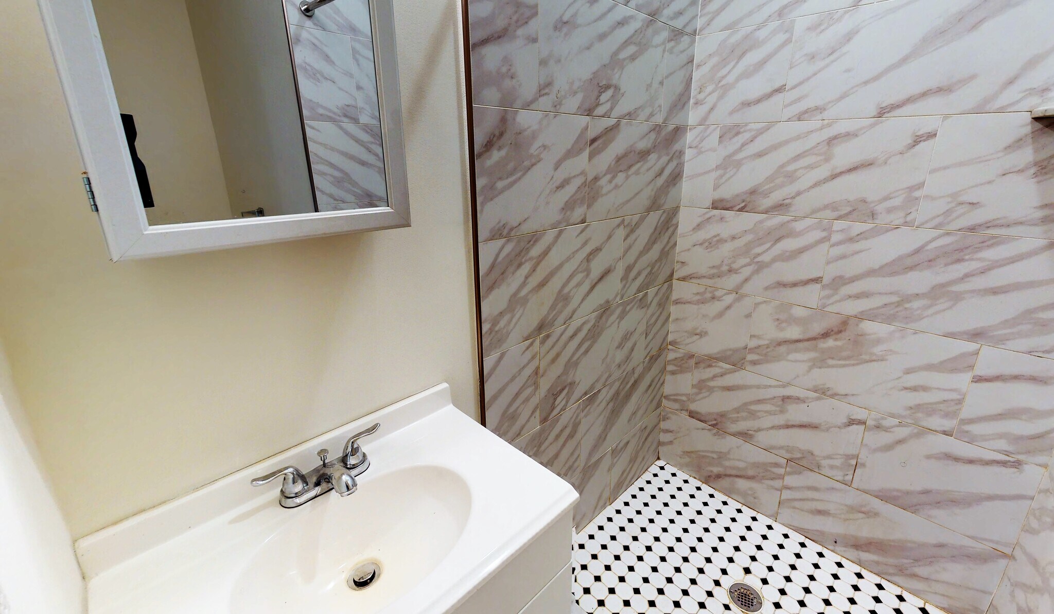 BATHROOM - 303 N 41st St