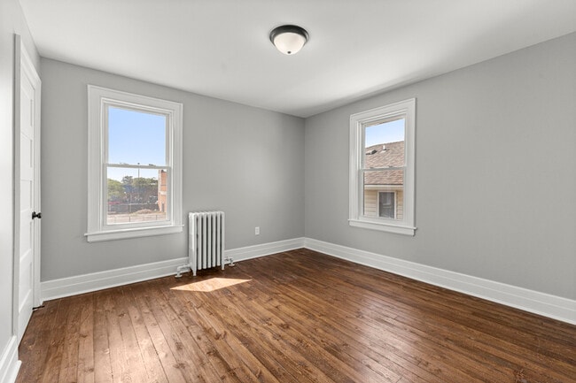 Building Photo - 3142 Van Alstyne St