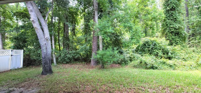 Building Photo - 12196 Nettlecreek Dr