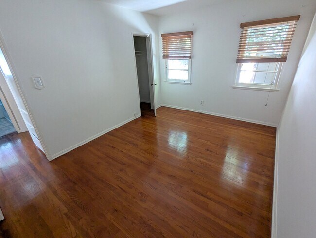 Building Photo - 3351 Caroline Ave