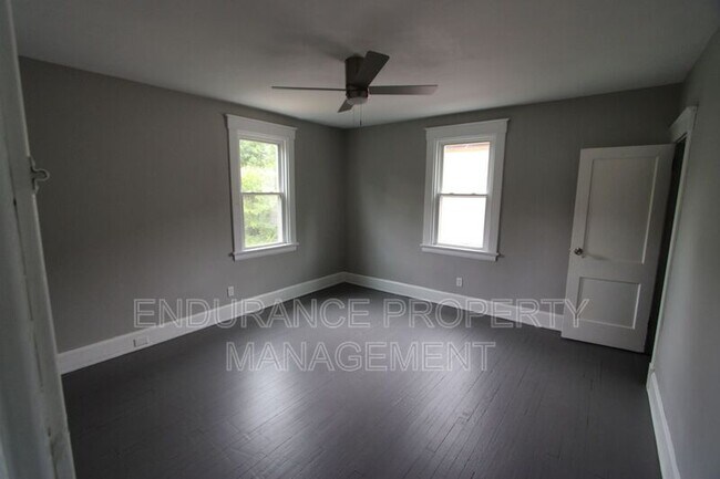Building Photo - 22 Glen Este Pl