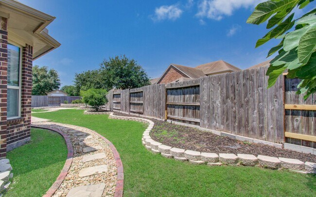 Building Photo - 28666 Pleasant Forest Dr