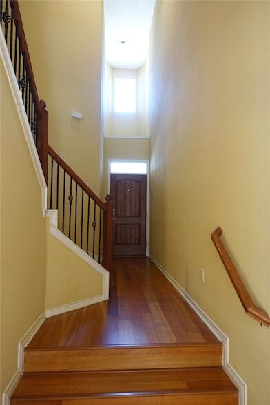 Building Photo - 2105 Lucerne Cove
