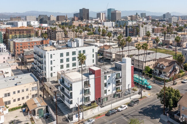 Aerial - 941 Fedora St