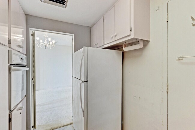 Building Photo - 2800 N Flagler Dr