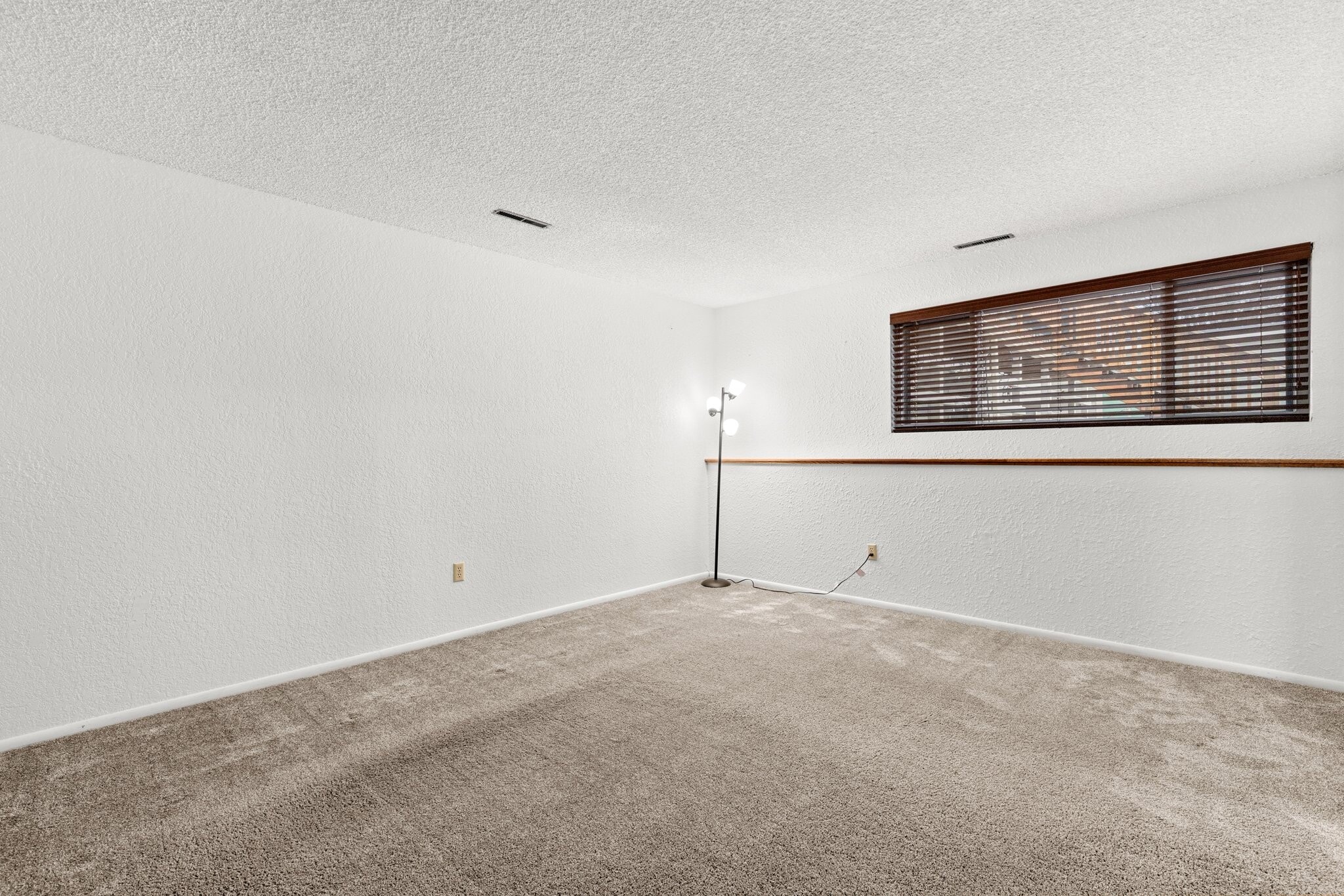 Building Photo - 607 Avenue F