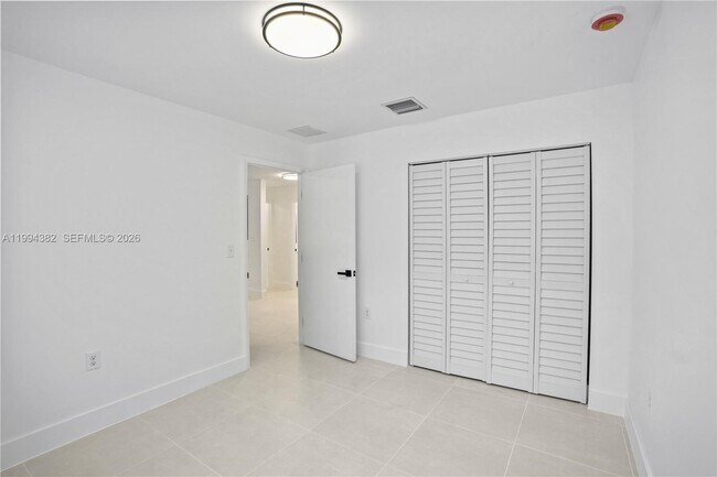 Building Photo - 5823 NW 30th Ave