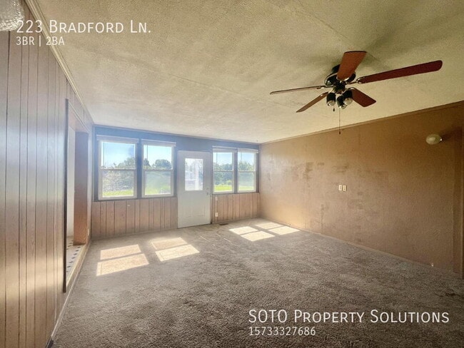 Building Photo - 223 Bradford Ln