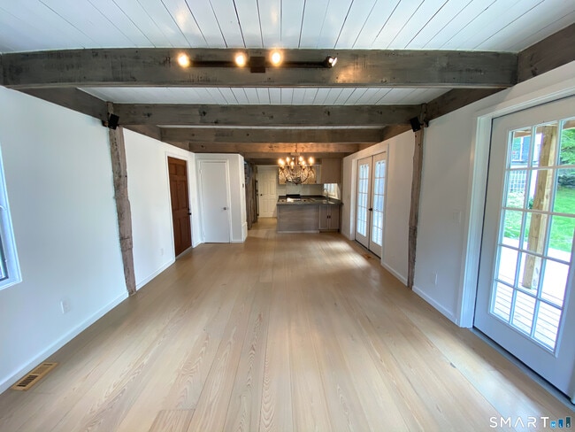 Building Photo - 165 Drum Hill Rd