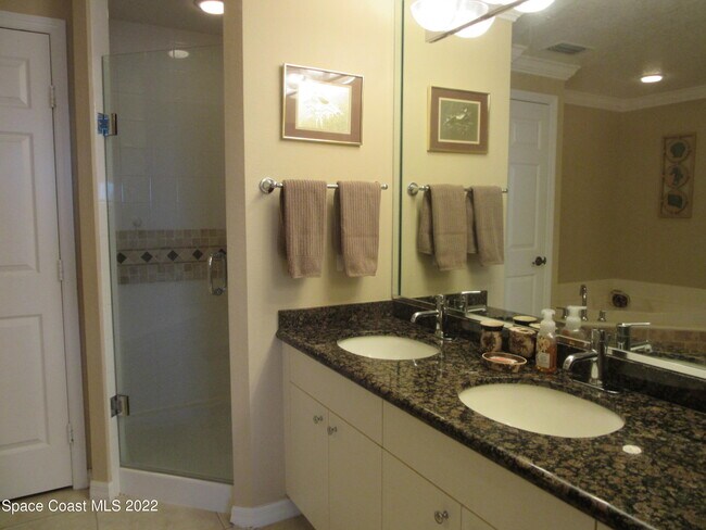 Building Photo - 8951 Lake Dr