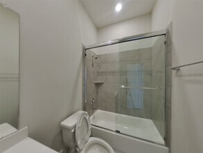 Building Photo - 4930 San Fabiano Ct