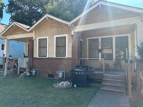 Building Photo - 1827 Kelly St