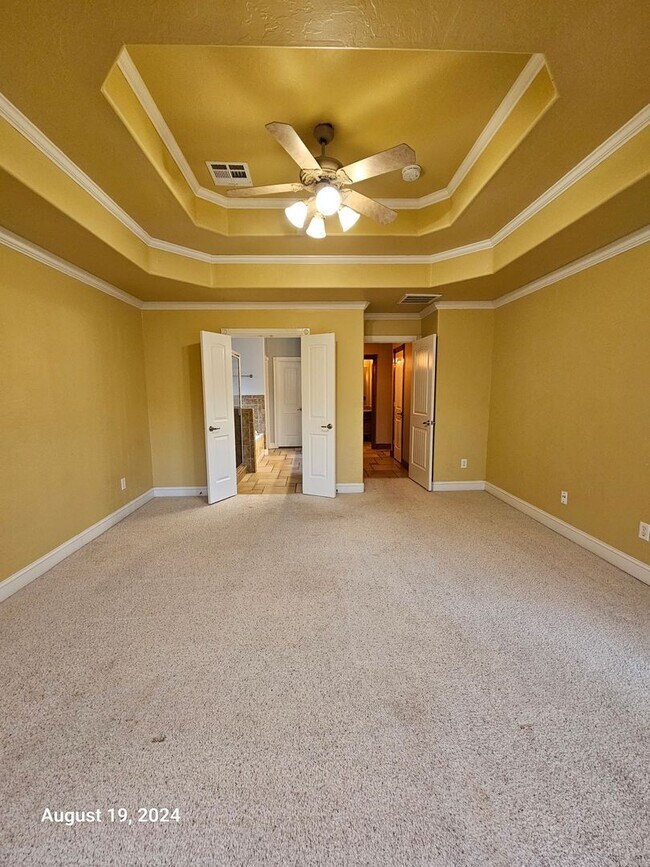 Building Photo - 3 (Bed)/2.5 (Bath) w/ Storm Shelter and Po...