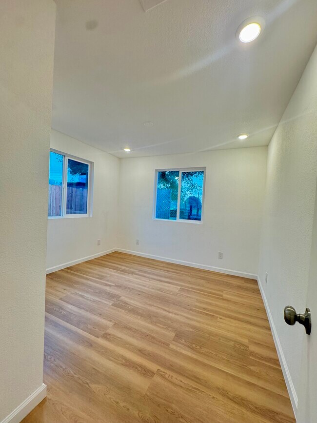 Building Photo - Phillips Lane