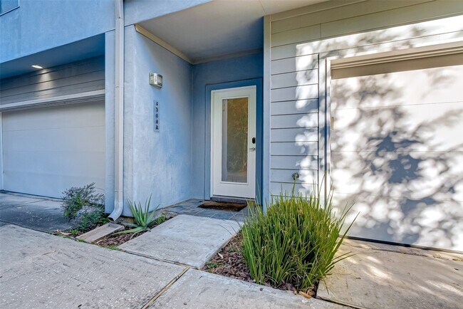 Building Photo - 4308 Lillian St