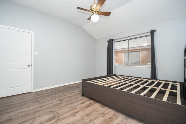 Building Photo - 15310 Barbarossa Dr