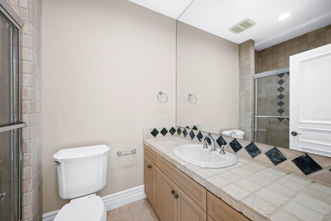 Building Photo - Elegant Dream Escape - Hills of Studio City