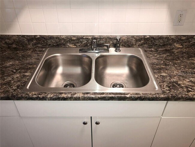 Building Photo - 1347 Baywatch Loop