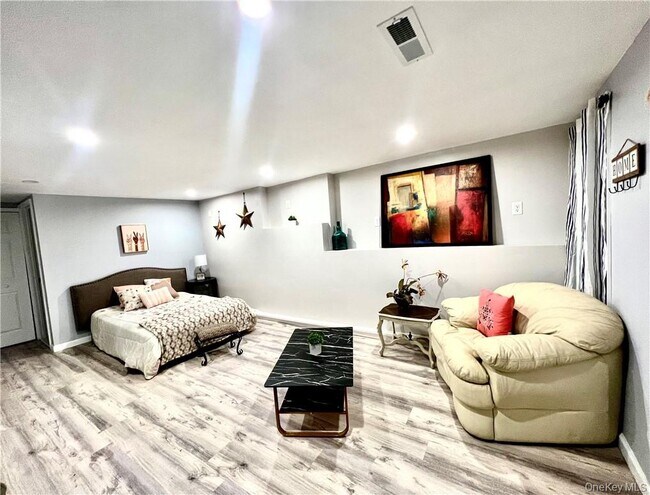 Building Photo - 26 Mill St