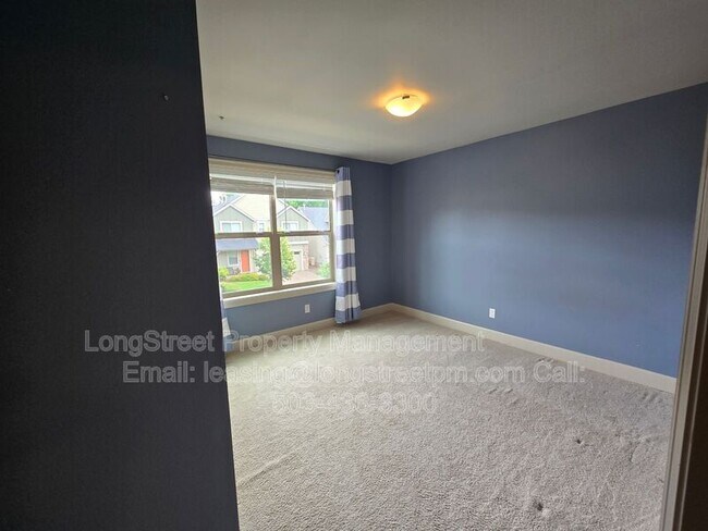 Building Photo - 3338 SE Summerfield Dr