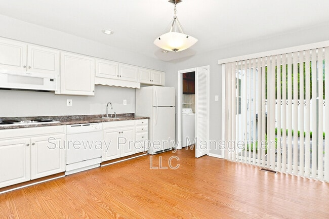 Building Photo - 17 Farragut Ct