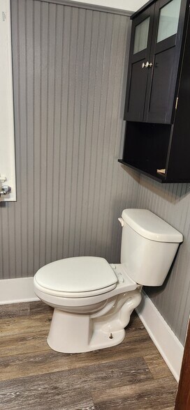 Building Photo - 420 N Main St