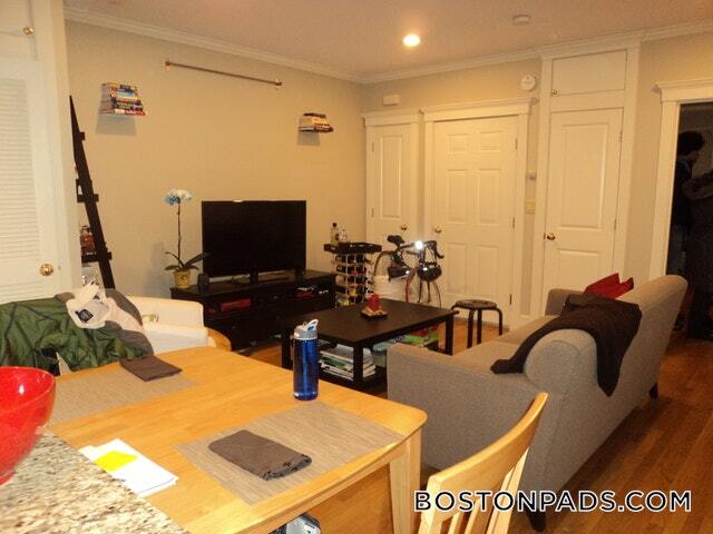 Building Photo - 117 Columbia St