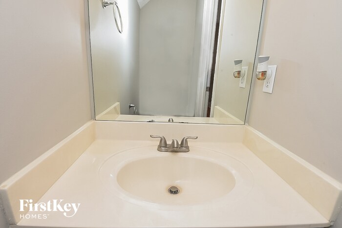 Building Photo - 3326 Poplar Ridge Dr