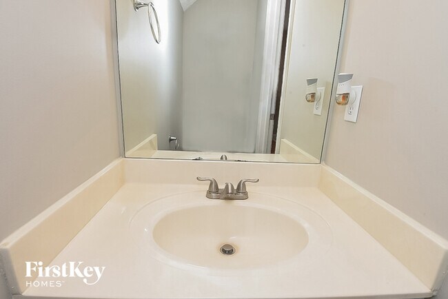 Building Photo - 3326 Poplar Ridge Dr