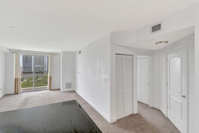 Building Photo - 1830 Radius Dr