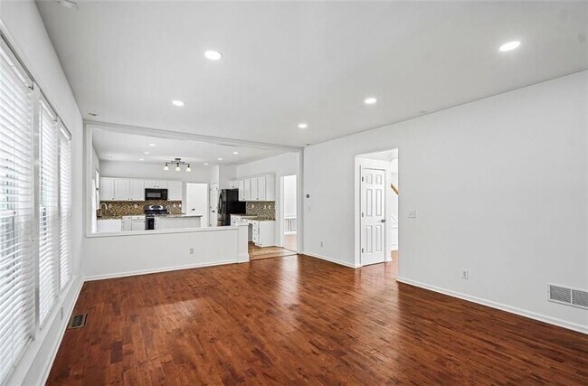 Building Photo - 5157 Wellisford Ct NW