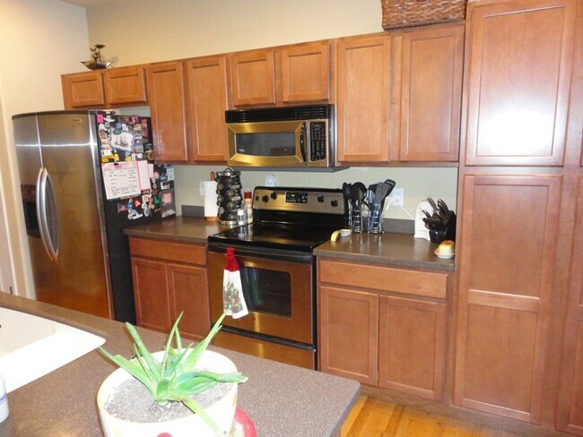 Building Photo - 7074 Silverwind Cir