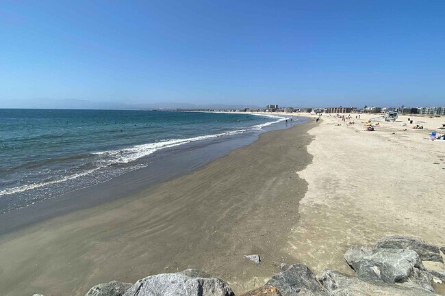 Building Photo - 29 Yawl St