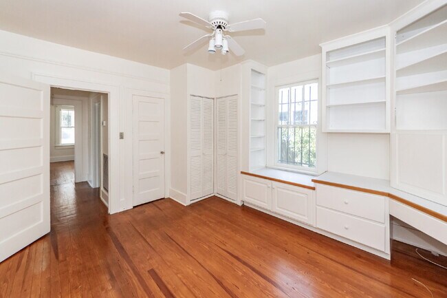 Building Photo - 25 8th Ave