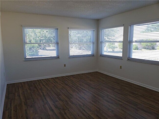 Building Photo - 1212 Fordham Dr