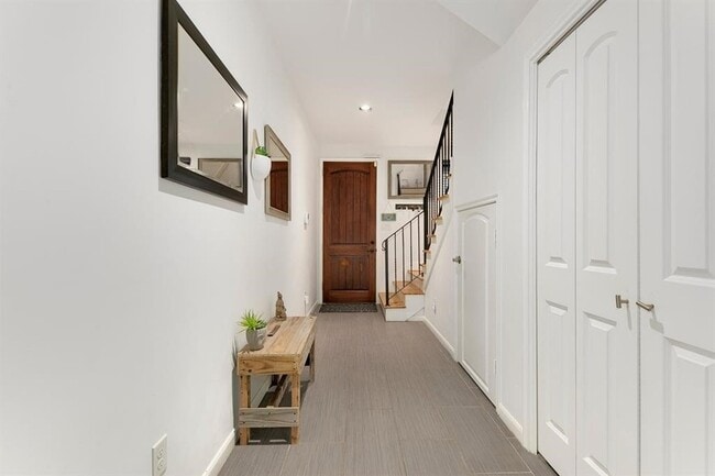 Building Photo - 1841 Radcliffe St