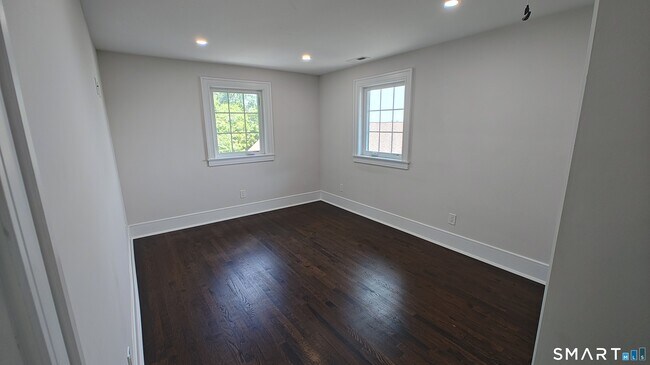 Building Photo - 38 Poe Ct