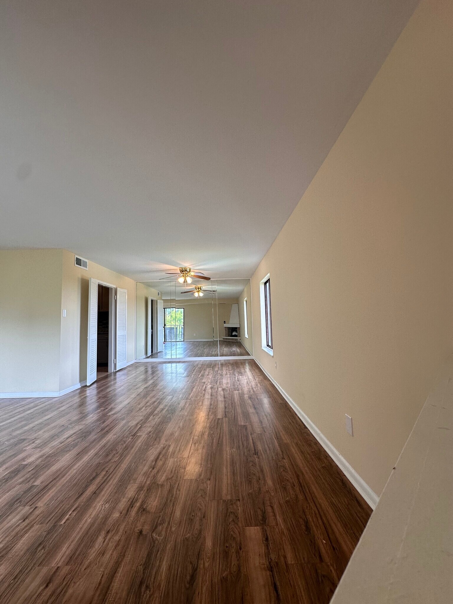 Building Photo - 6001 Arlington Blvd