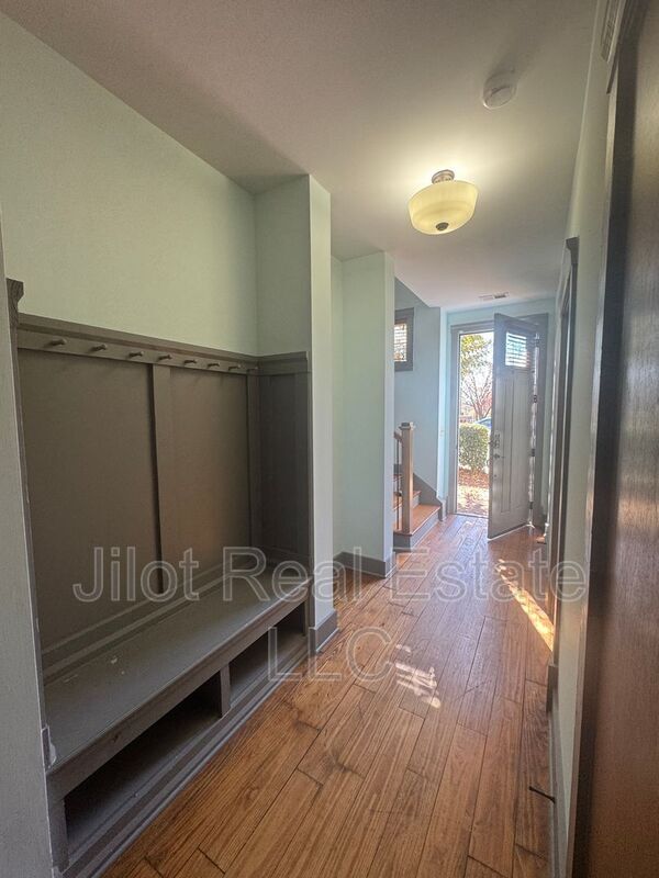 Building Photo - 1806 DeKalb Ave NE