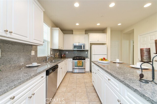 Building Photo - 2841 E Via Terrano