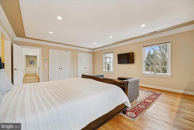 Building Photo - 9917 Kendale Rd