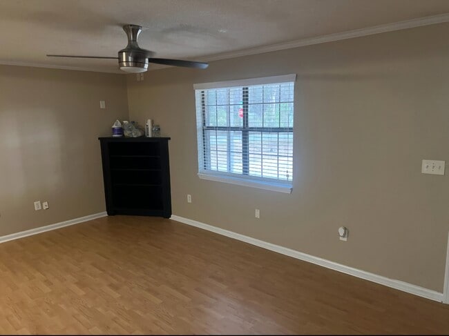 Building Photo - 1802 Marion Dr